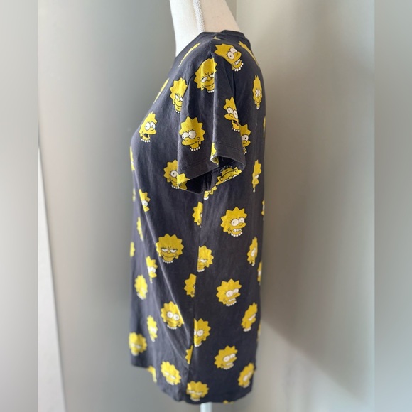 Cropp Lisa Simpson Graphic Tee – Size Small - Picture 2 of 11